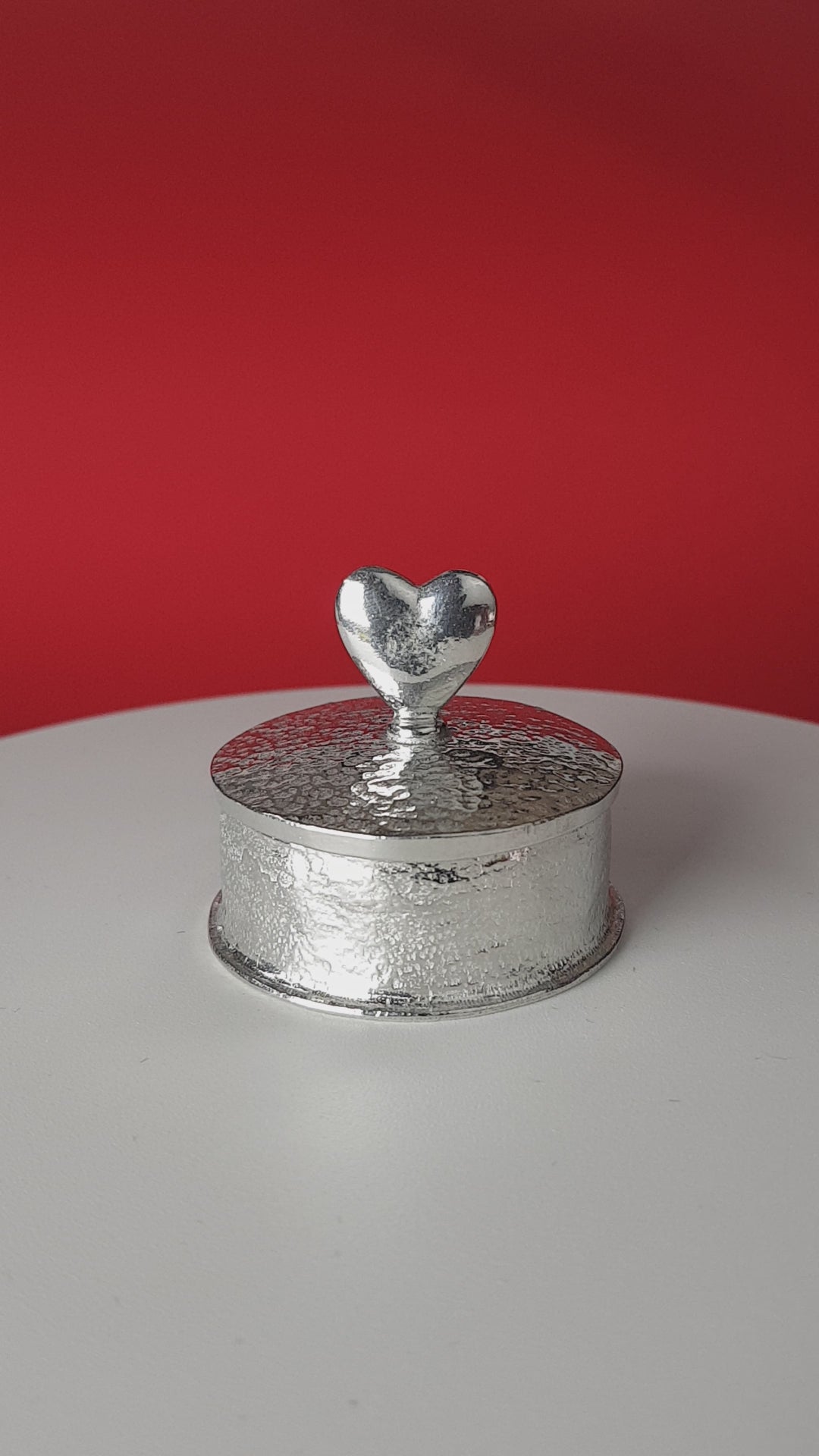Tin 10th 10yr wedding anniversary heart pewter box. Our pewter is 95% tin