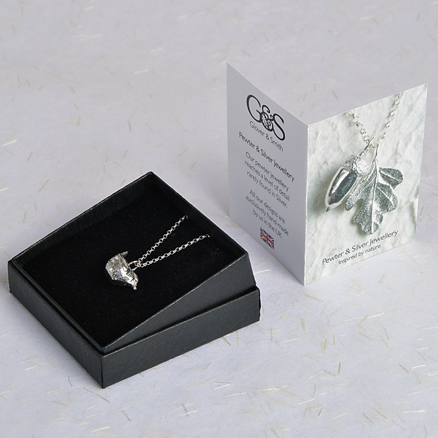 A delicate and detailed pewter wren bird necklace on an 18" Sterling silver chain. Great jewellery gifts for her, bird gifts for bird lovers. The perfect 10th tin 10 year wedding anniversary gift (Our pewter is 95% tin). Made in Britain with love.