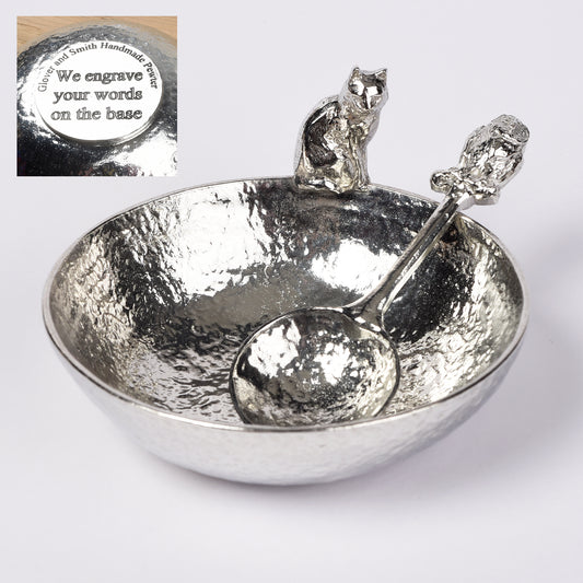 A 9cm diameter textured circular pewter bowl with a charming cat on the edge of the dish and a detailed owl spoon. A perfect 10th (Tin) ten year wedding anniversary gift (Our pewter is 95% tin). The perfect gift for any loving couple!
