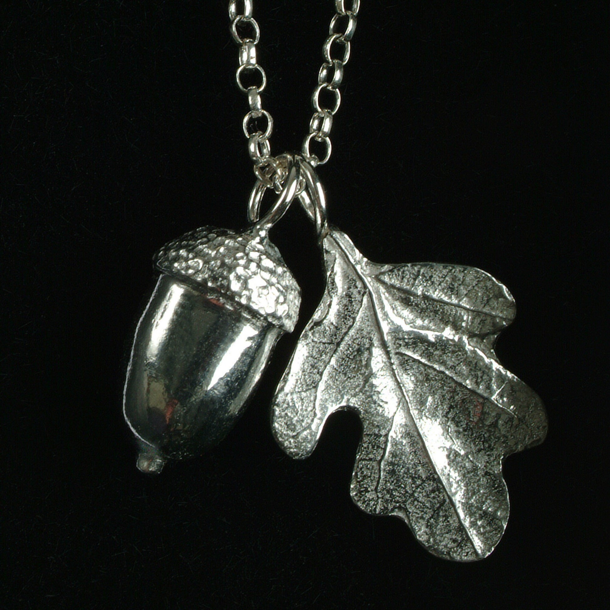 A delicate and detailed pewter oak leaf and acorn necklace on an 18" Sterling silver chain. Great jewellery gifts for her. The perfect 10th tin 10 year wedding anniversary gift (Our pewter is 95% tin). Made in Britain with love.