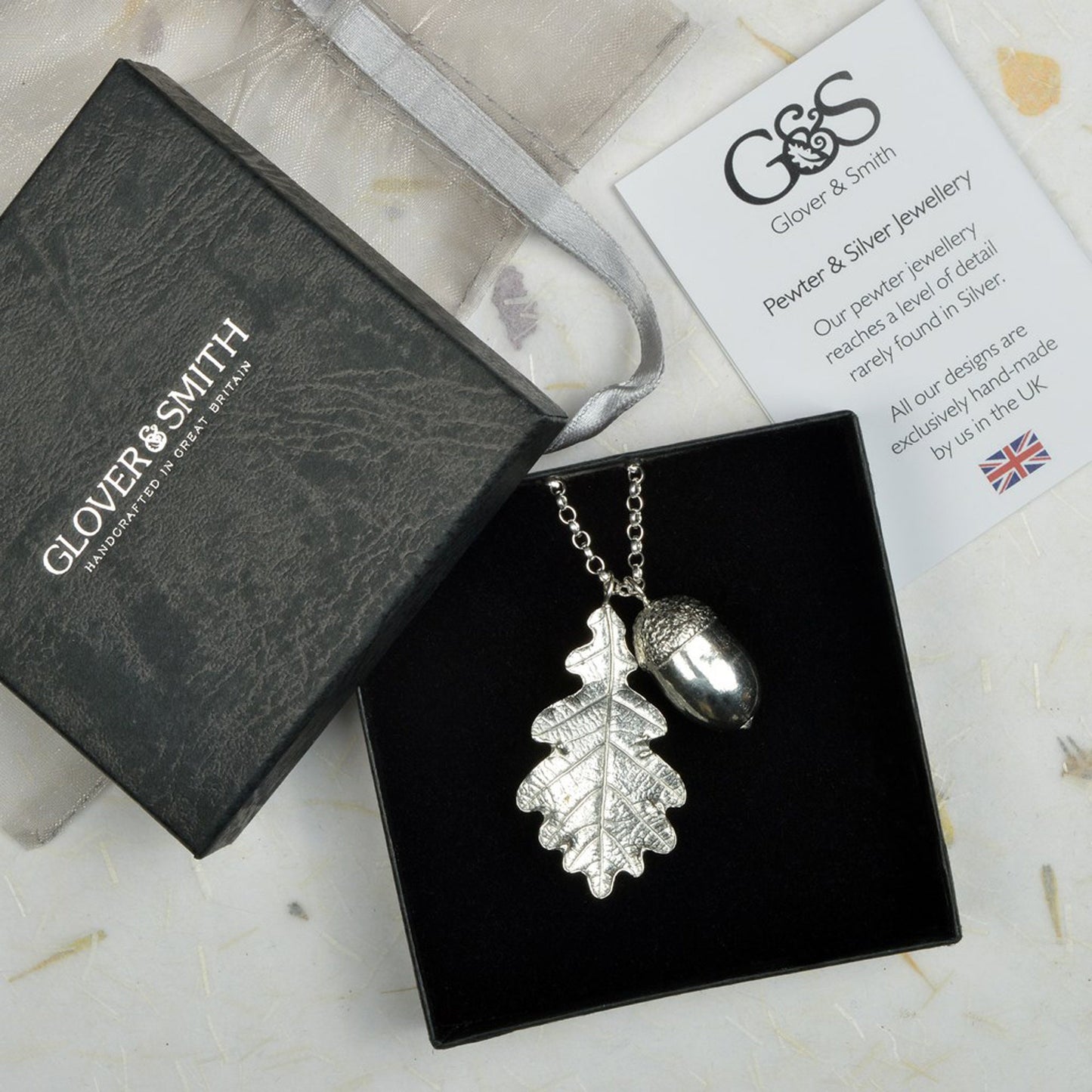 A delicate and detailed pewter oak leaf and acorn necklace (Large) on an 30" Sterling silver chain. Great jewellery gifts for her. The perfect 10th tin 10 year wedding anniversary gift (Our pewter is 95% tin). Made in Britain with love.