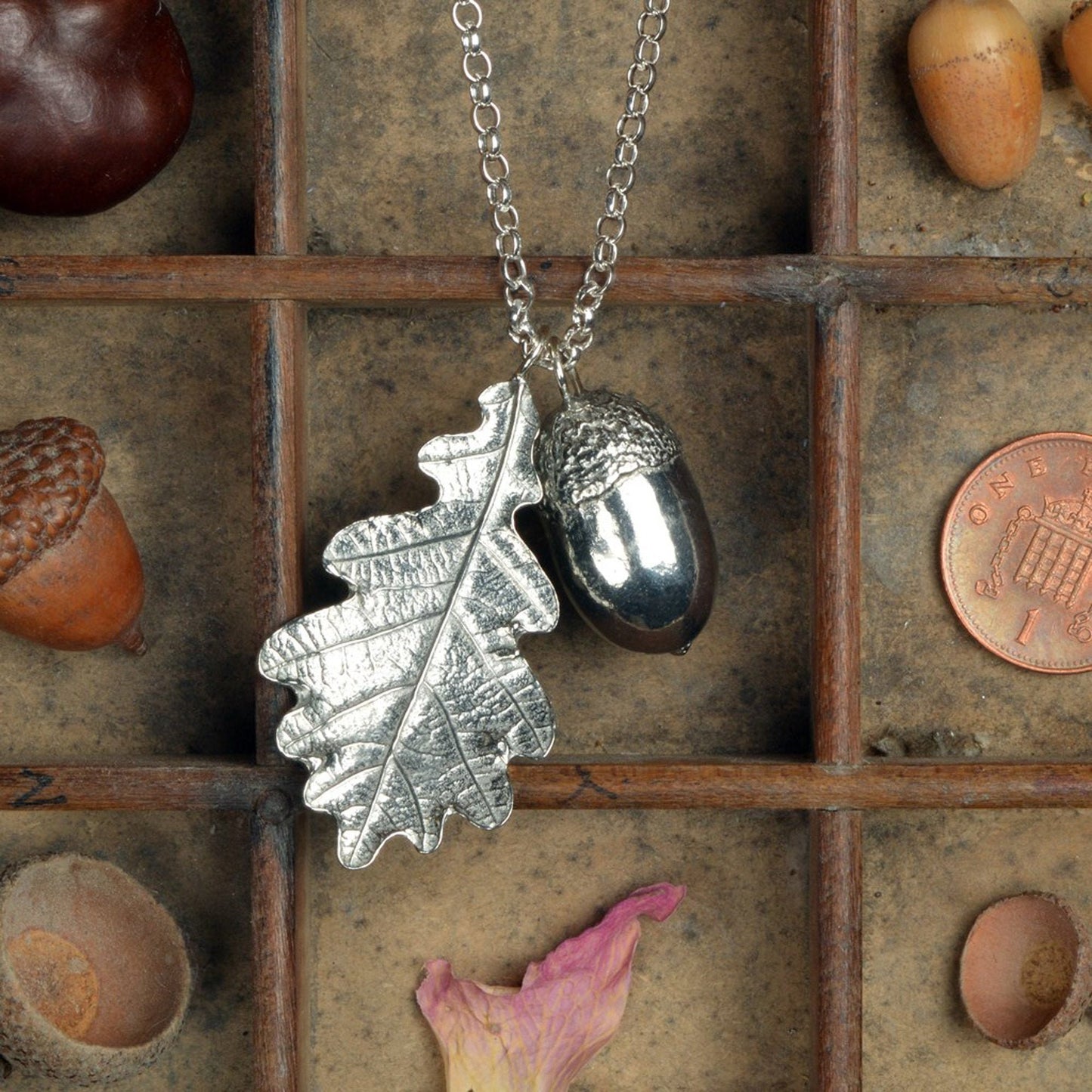 A delicate and detailed pewter oak leaf and acorn necklace (Large) on an 30" Sterling silver chain. Great jewellery gifts for her. The perfect 10th tin 10 year wedding anniversary gift (Our pewter is 95% tin). Made in Britain with love.