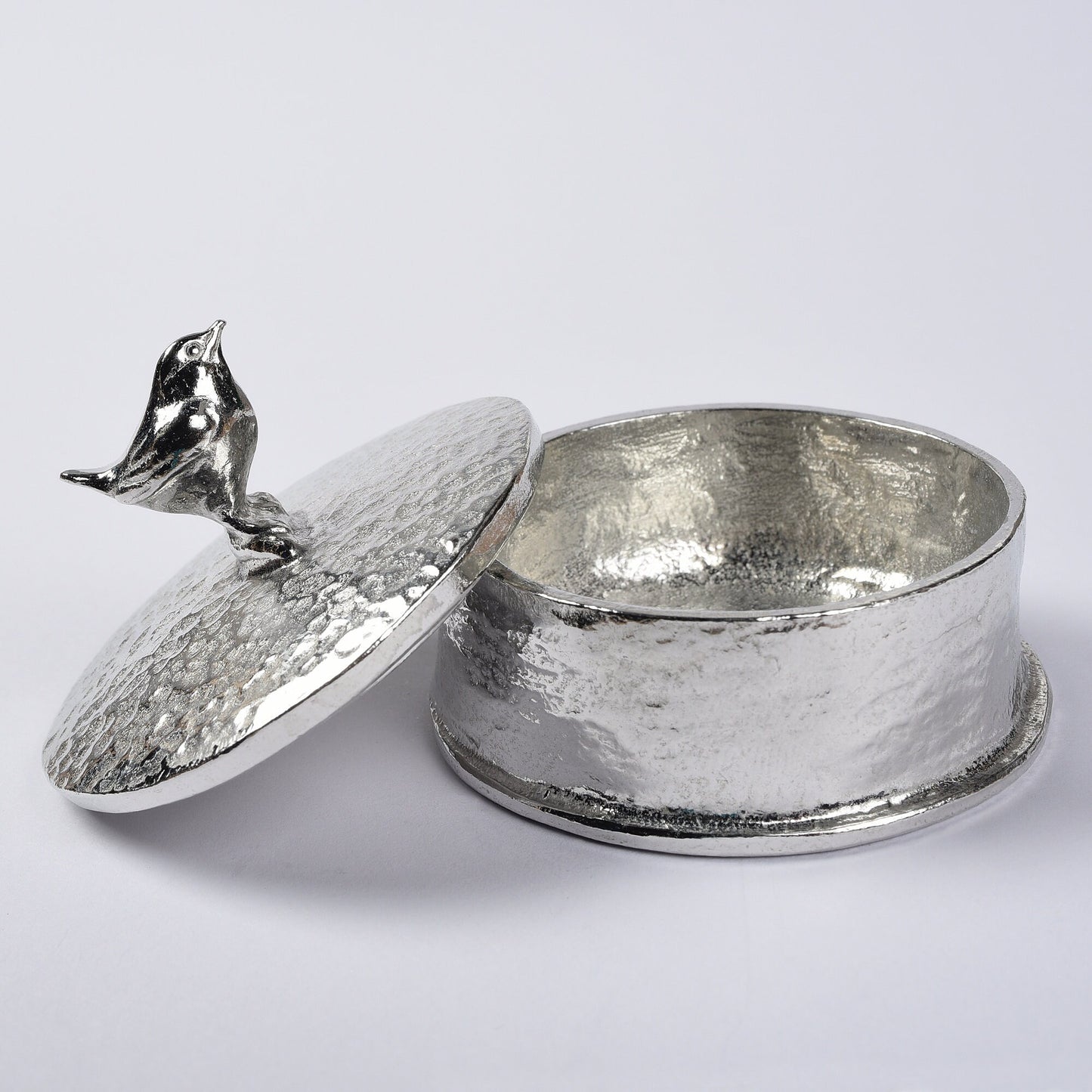 Wren pewter personalised trinket box. Our round wren keepsake box features a Jenny wren sculpture as a handle. The underside of the lid can be engraved with your personalised message. 