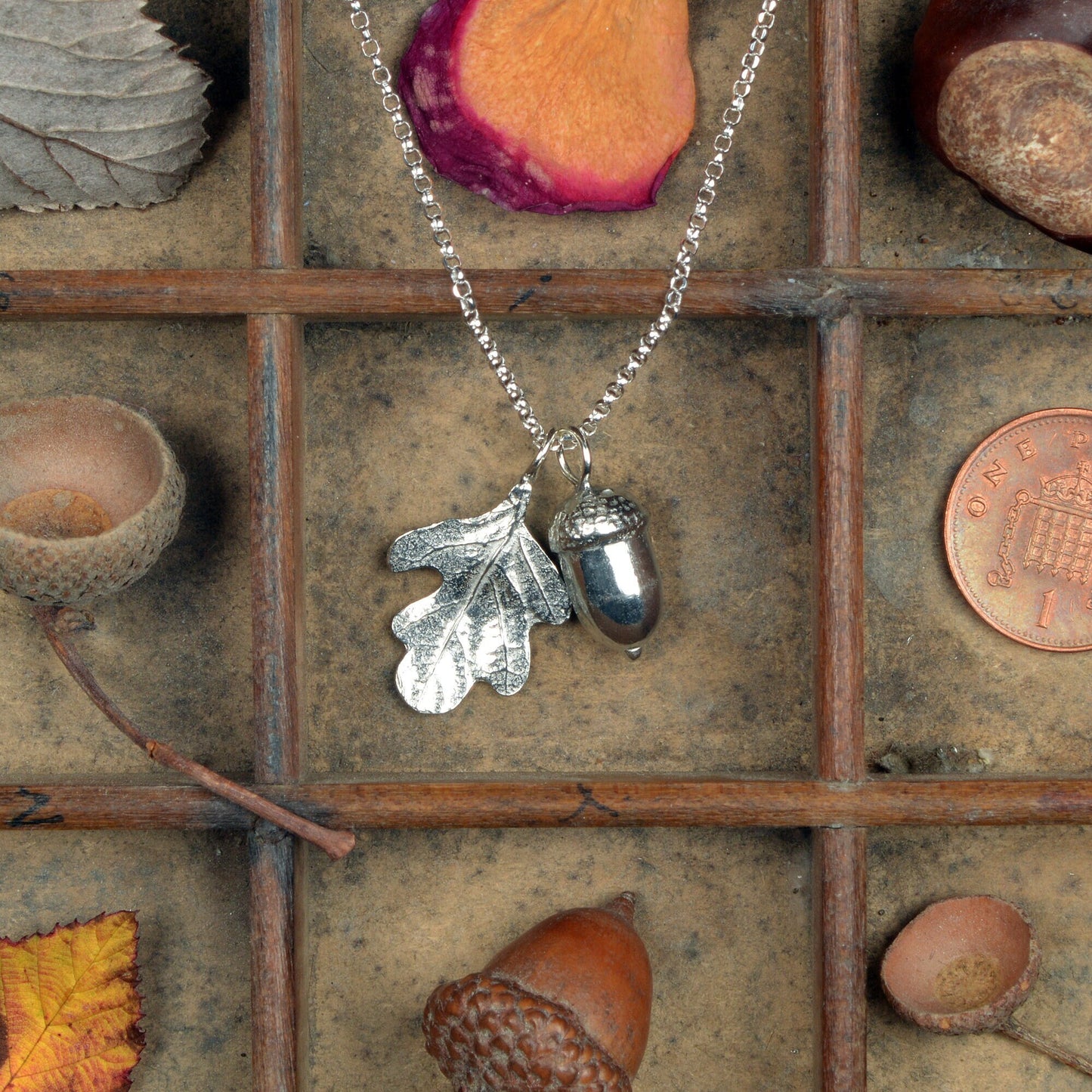 A delicate and detailed pewter oak leaf and acorn necklace on an 18" Sterling silver chain. Great jewellery gifts for her. The perfect 10th tin 10 year wedding anniversary gift (Our pewter is 95% tin). Made in Britain with love.