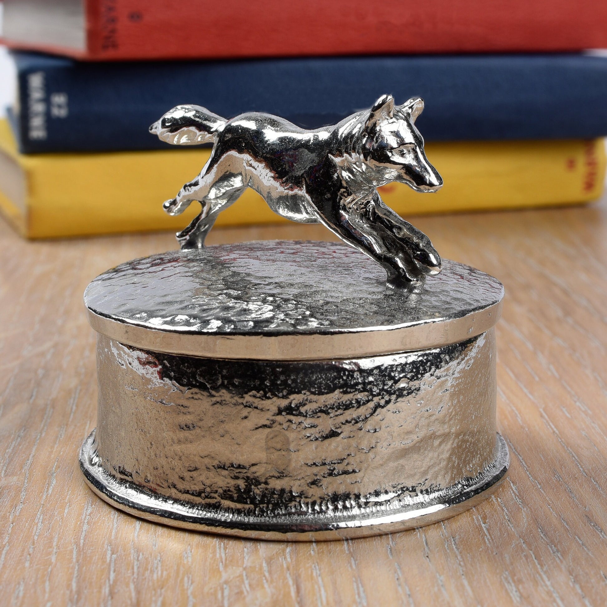 Fox pewter personalised trinket box. Our round keepsake box features a fox sculpture as a handle. The underside of the lid can be engraved with your personalised message. A perfect 10th (Tin) ten year wedding anniversary gift (Our pewter is 95% tin).