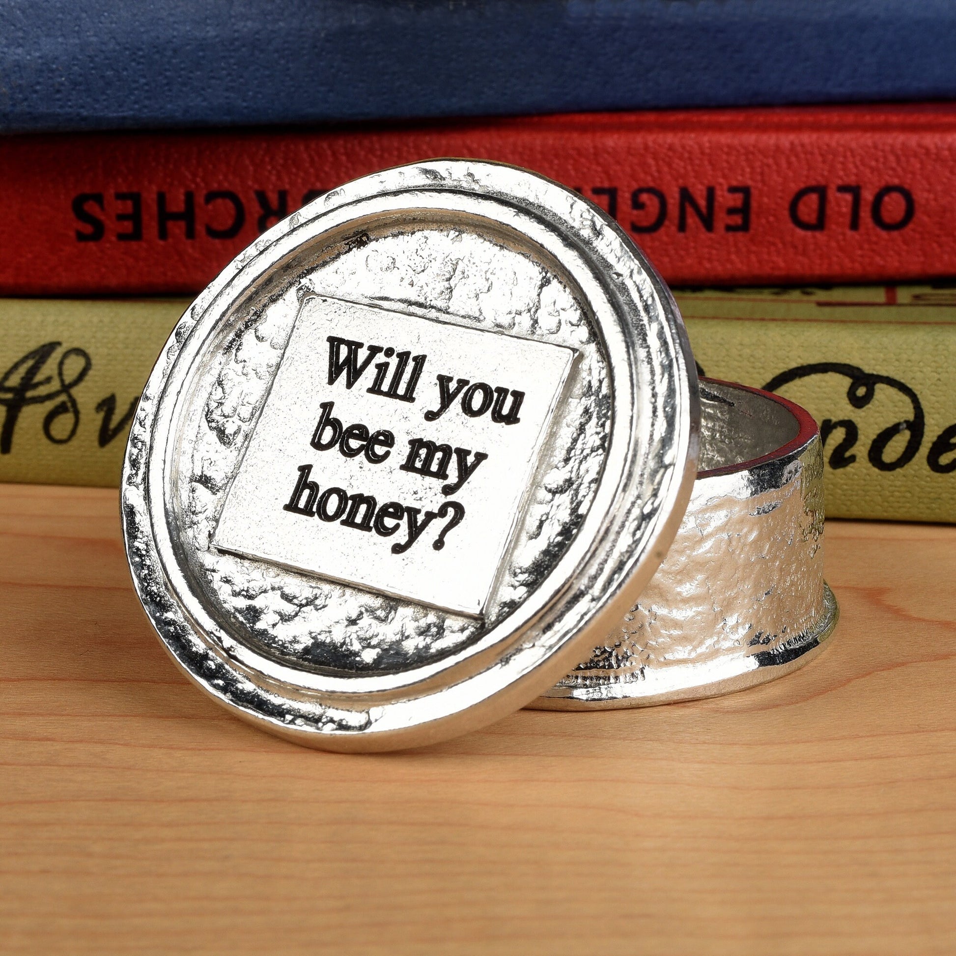 Bee pewter personalised trinket box. Our round bee keepsake box features a honey bee sculpture as a handle. The underside of the lid can be engraved with your personalised message. Bee gifts, personalised gifts for bee lovers. Country gifts