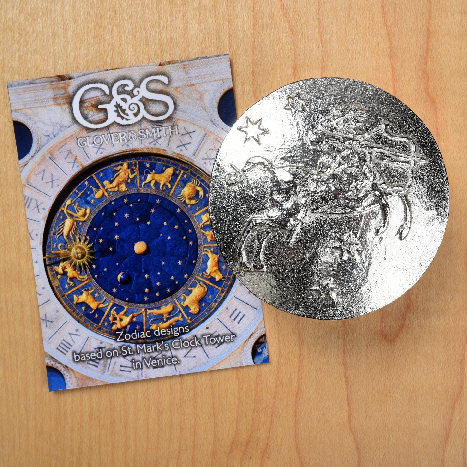 A beautifully detailed and textured Sagittarius zodiac sign guards precious treasure on this lovely personalised pewter trinket box. The underside of the lid can be engraved with your personalised message. Birthday gifts for Sagittarians