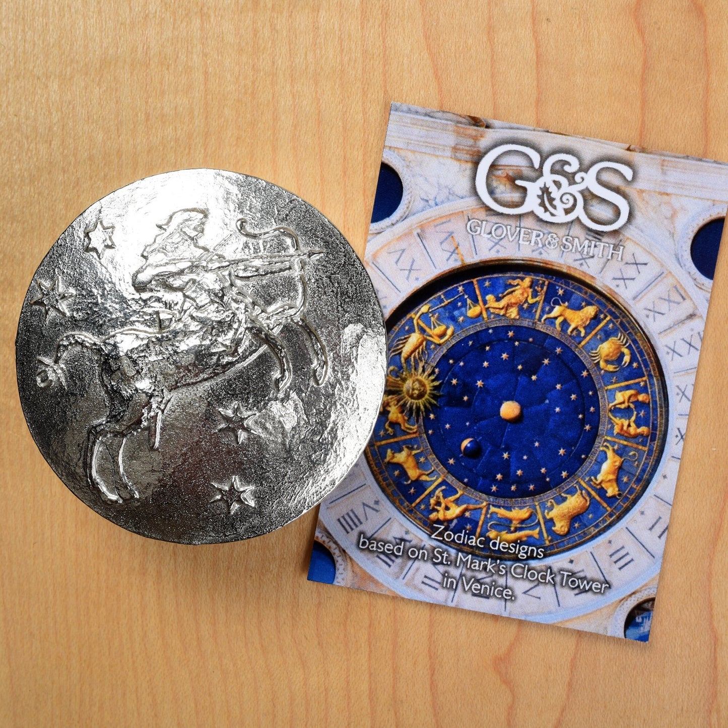 A beautifully detailed and textured Sagittarius zodiac sign guards precious treasure on this lovely personalised pewter trinket box. The underside of the lid can be engraved with your personalised message. Birthday gifts for Sagittarians