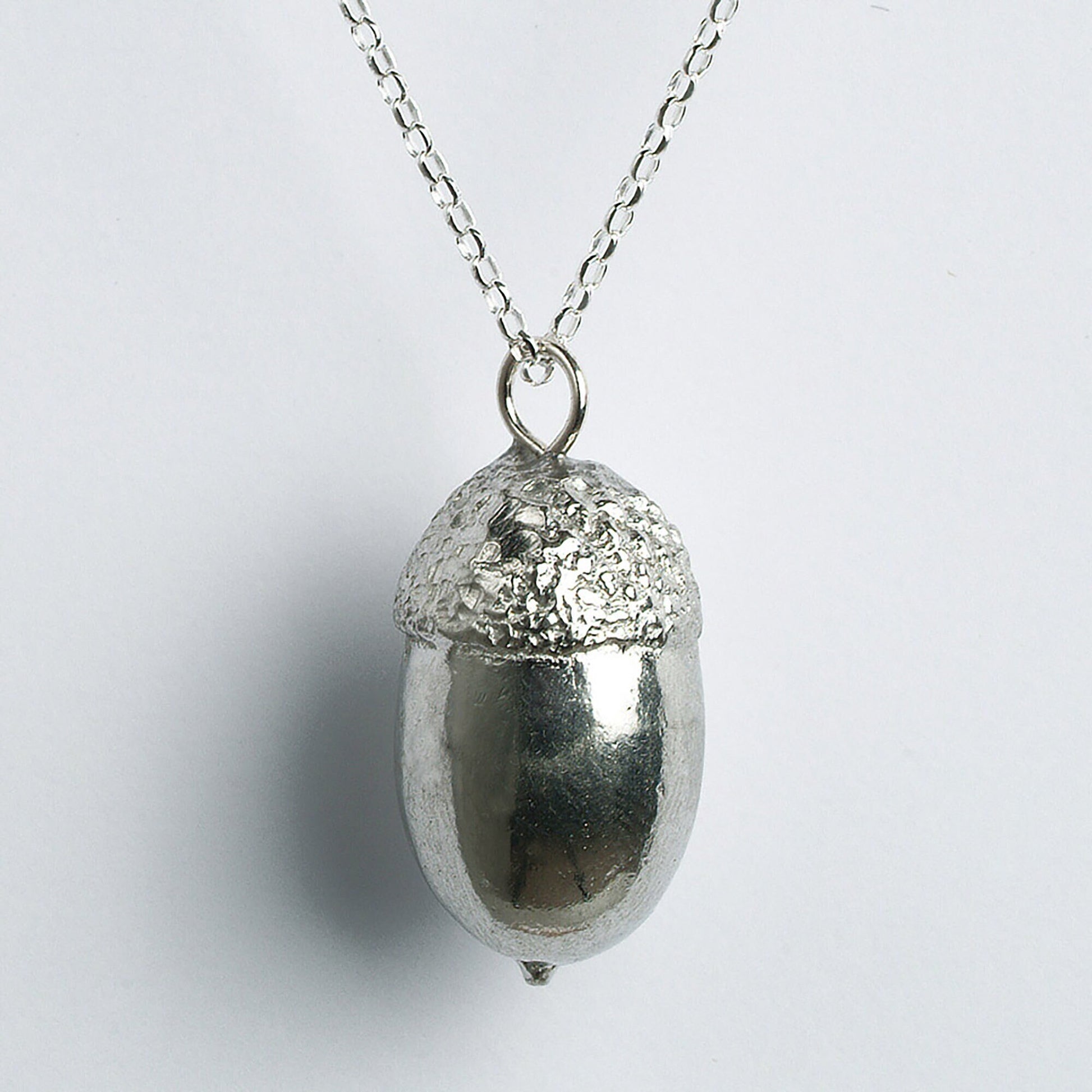 A detailed pewter acorn necklace on an 18" Sterling silver chain. Gifts for nature lovers, acorn jewellery. Great jewellery gifts for her. The perfect 10th tin 10 year wedding anniversary gift (Our pewter is 95% tin). Made in Britain with love.