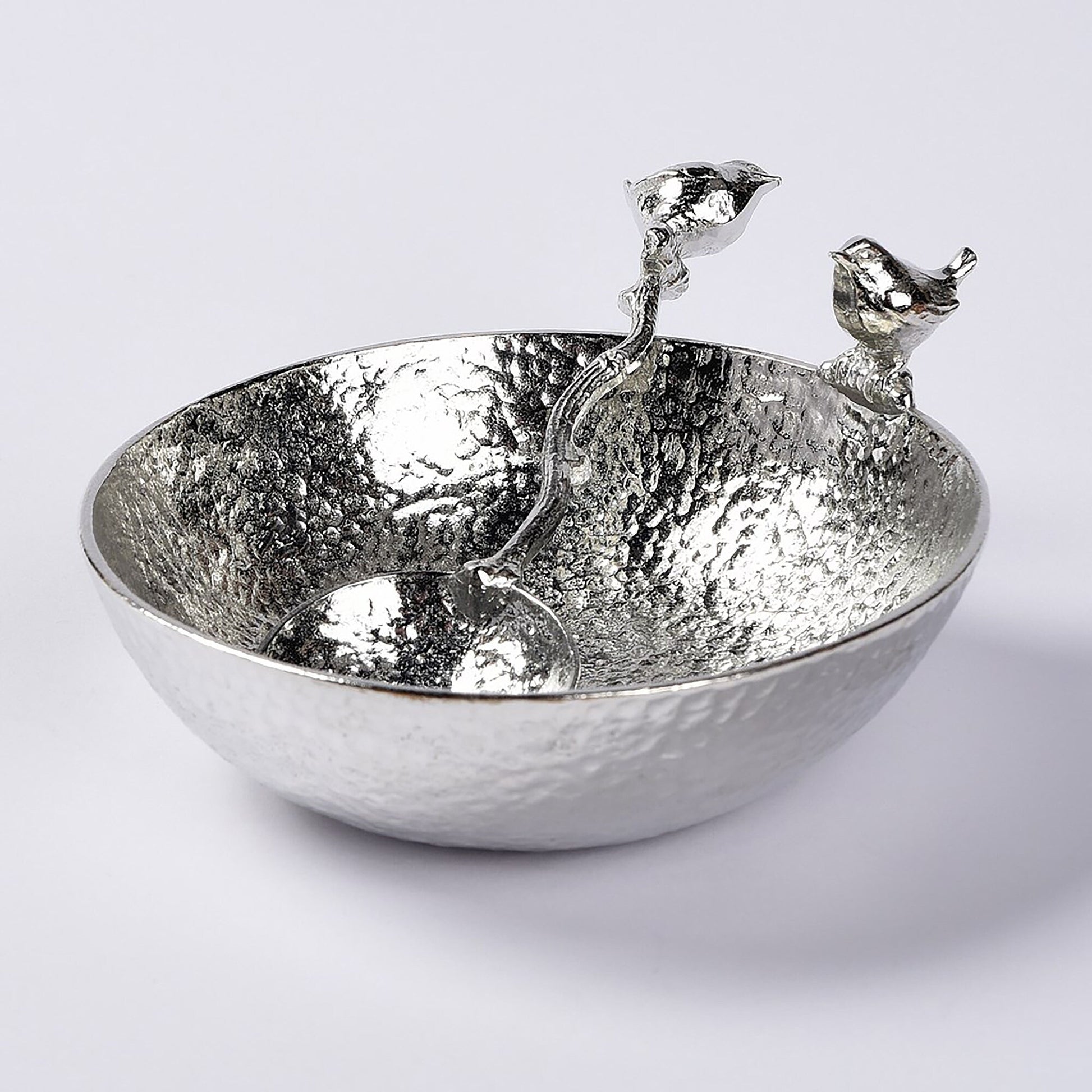 A 9cm diameter textured circular pewter bowl, with a wren bird perched on the edge of the dish, comes with matching wren spoon. Bird gifts. The ideal gift for any lover of birds, the natural world and the great outdoors.