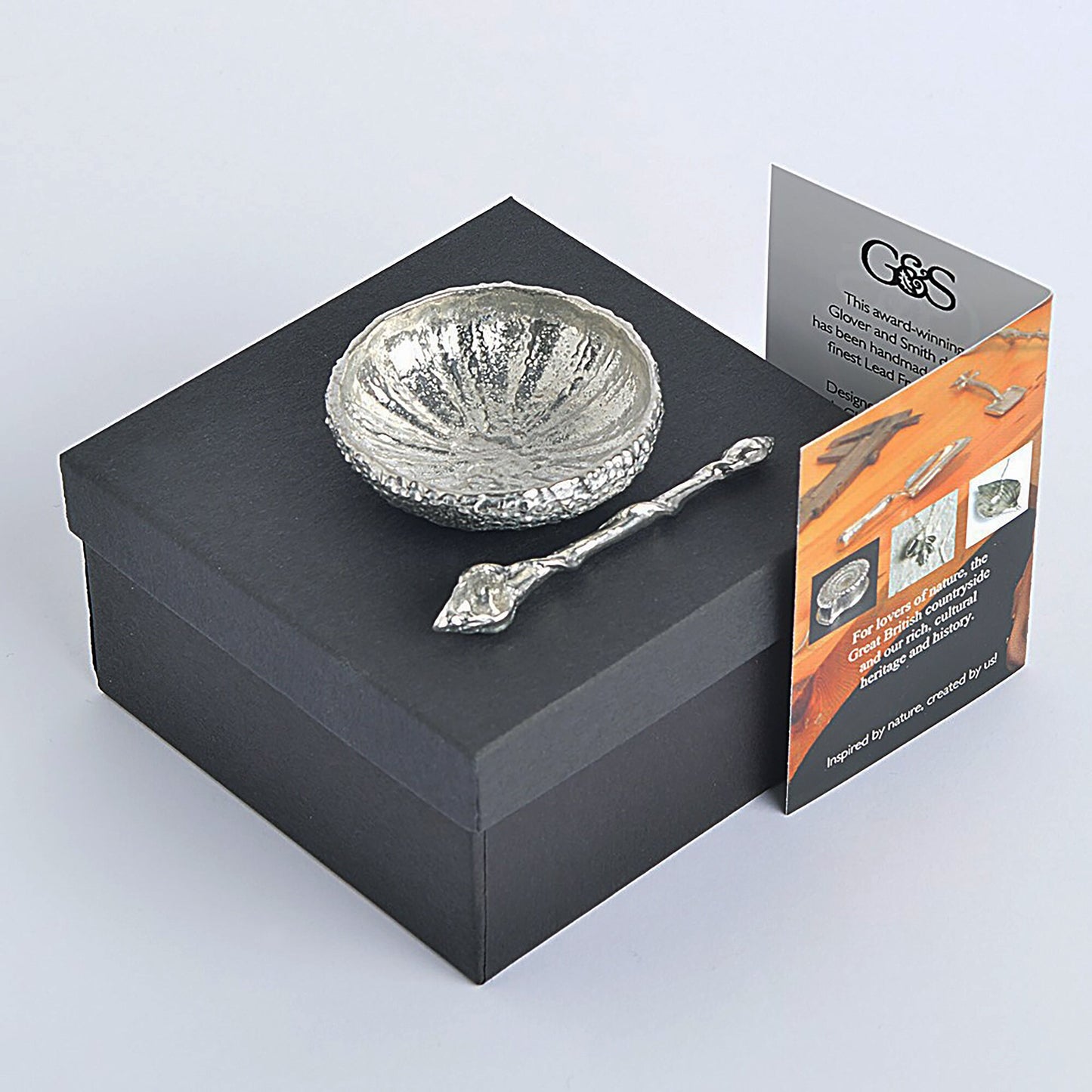 A detailed decorative little pewter sea urchin shaped bowl and spoon set. The urchin bowl has a tiny shell spoon to go with it. Great housewarming gifts, seashore gifts. UK handmade