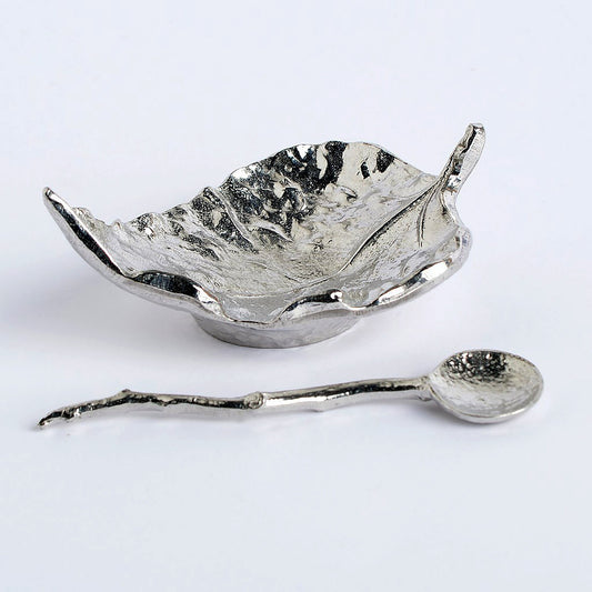 A gorgeously detailed decorative little pewter beech leaf shaped bowl and spoon set. The delicate silver coloured leaf bowl is ideal for sea salt, sugar, mustard etc. The accompanying little spoon has a tiny twig for a stem.