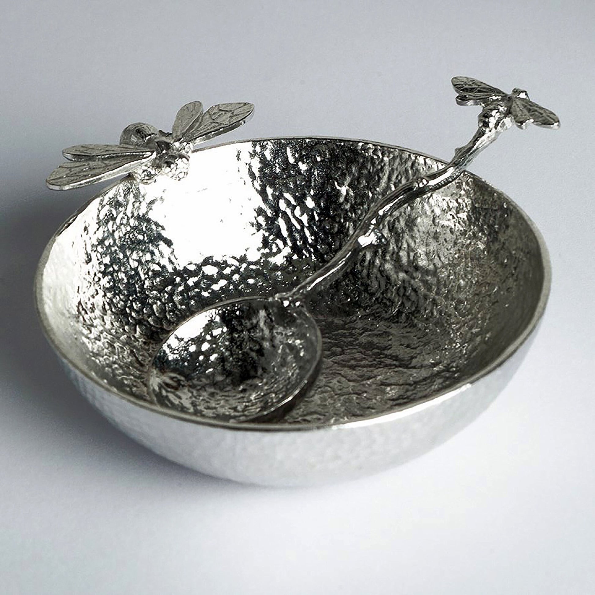 A 9cm diameter textured circular pewter bowl, with a striking bee on the edge of the dish, comes with accompanying bee spoon. Great gifts for bee lovers or bee keepers. Unusual bee gifts UK handmade.