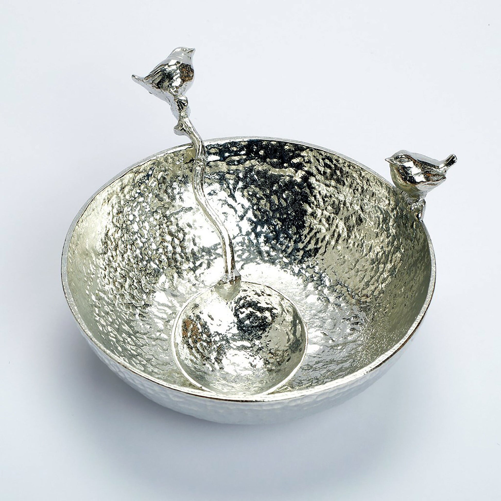 A 9cm diameter textured circular pewter bowl, with a wren bird perched on the edge of the dish, comes with matching wren spoon. Bird gifts. The ideal gift for any lover of birds, the natural world and the great outdoors.