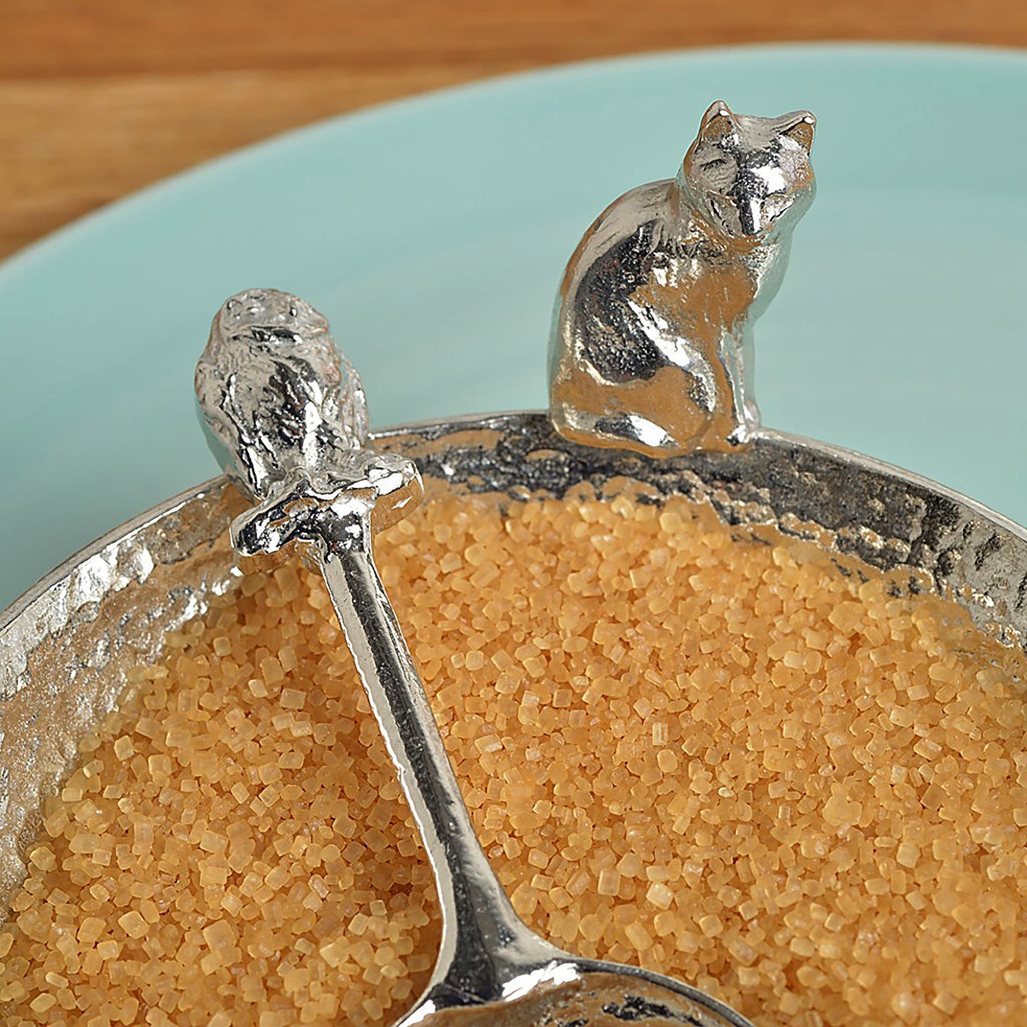 A 9cm diameter textured circular pewter bowl with a charming cat on the edge of the dish and a detailed owl spoon. A perfect 10th (Tin) ten year wedding anniversary gift (Our pewter is 95% tin). The perfect gift for any loving couple!