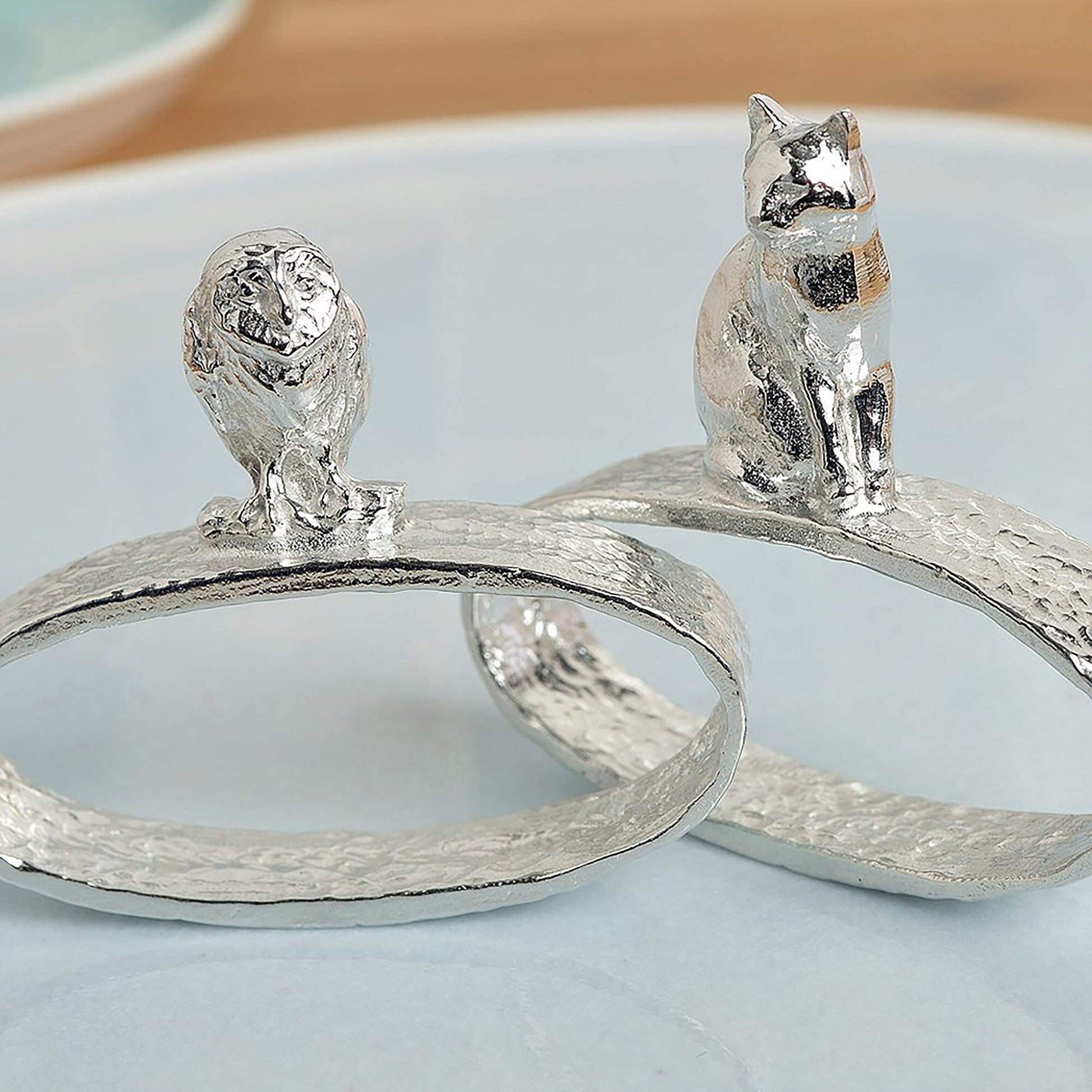 A delightful pair of pewter owl & pussycat pewter napkin rings. A perfect 10th (Tin) ten year wedding anniversary gift (Our pewter is 95% tin). The perfect gift for any loving couple! Great housewarming gifts or wedding gifts, UK made.